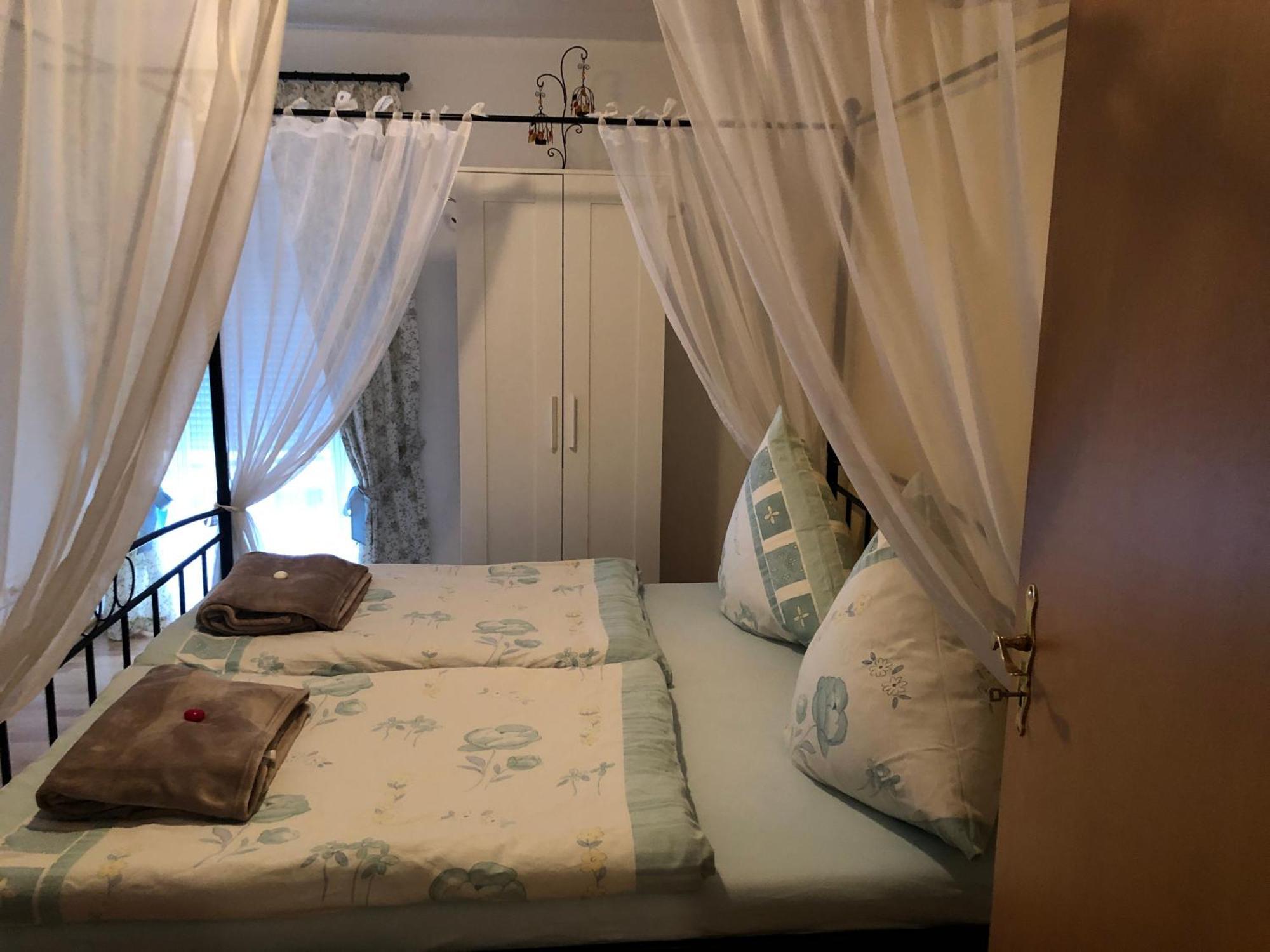 Schoene Ferienwohnung In Bahnhofsnaehe Fuer Urlaub, Studium Oder Arbeit Deggendorf Zewnętrze zdjęcie