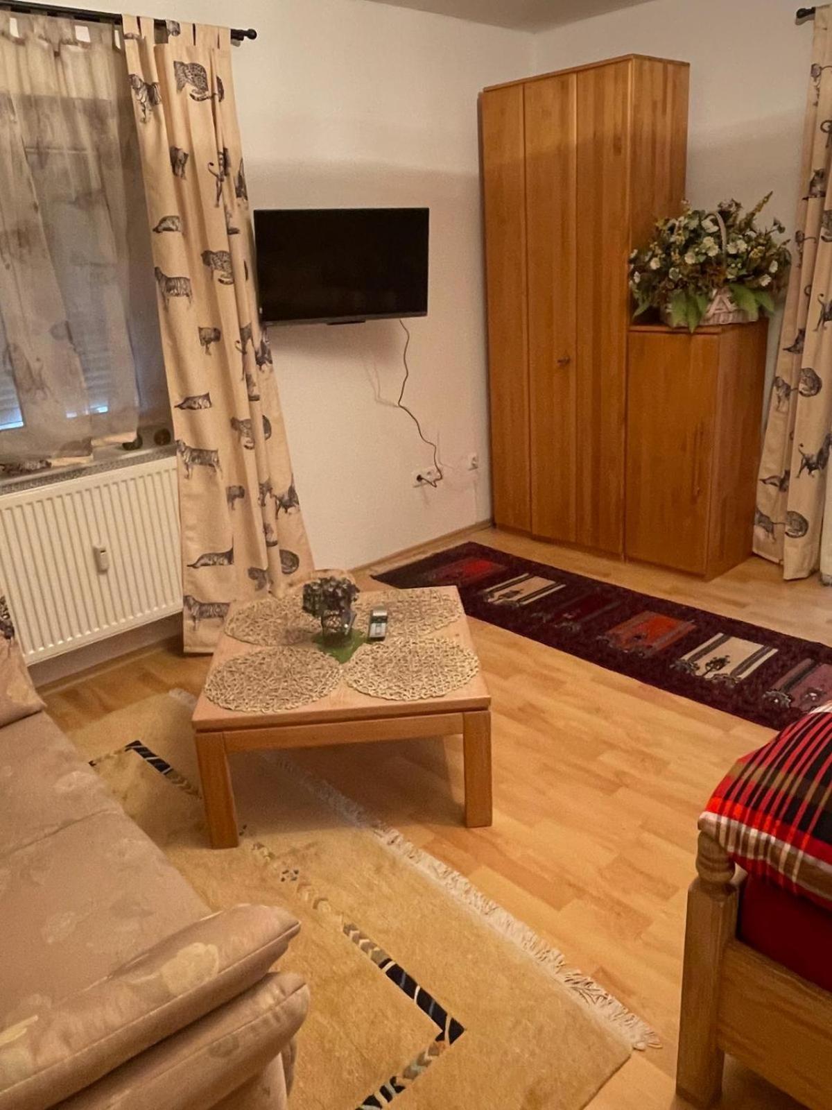 Schoene Ferienwohnung In Bahnhofsnaehe Fuer Urlaub, Studium Oder Arbeit Deggendorf Zewnętrze zdjęcie
