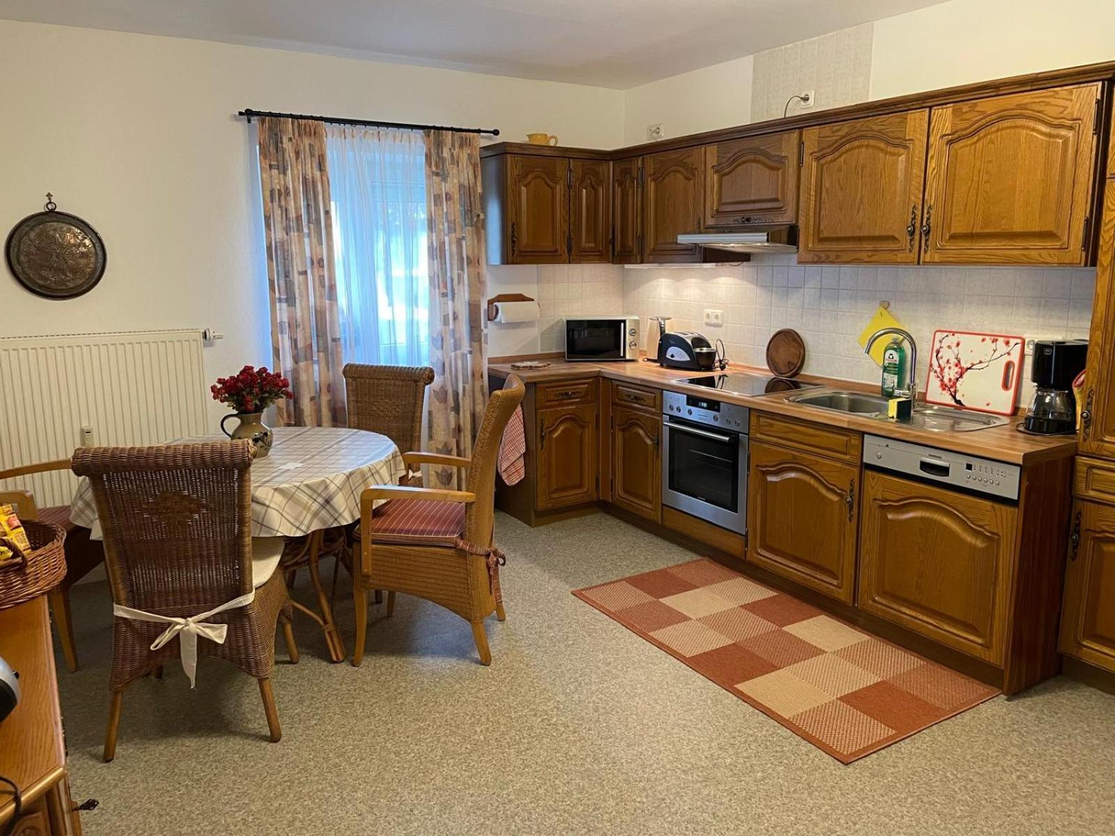 Schoene Ferienwohnung In Bahnhofsnaehe Fuer Urlaub, Studium Oder Arbeit Deggendorf Zewnętrze zdjęcie