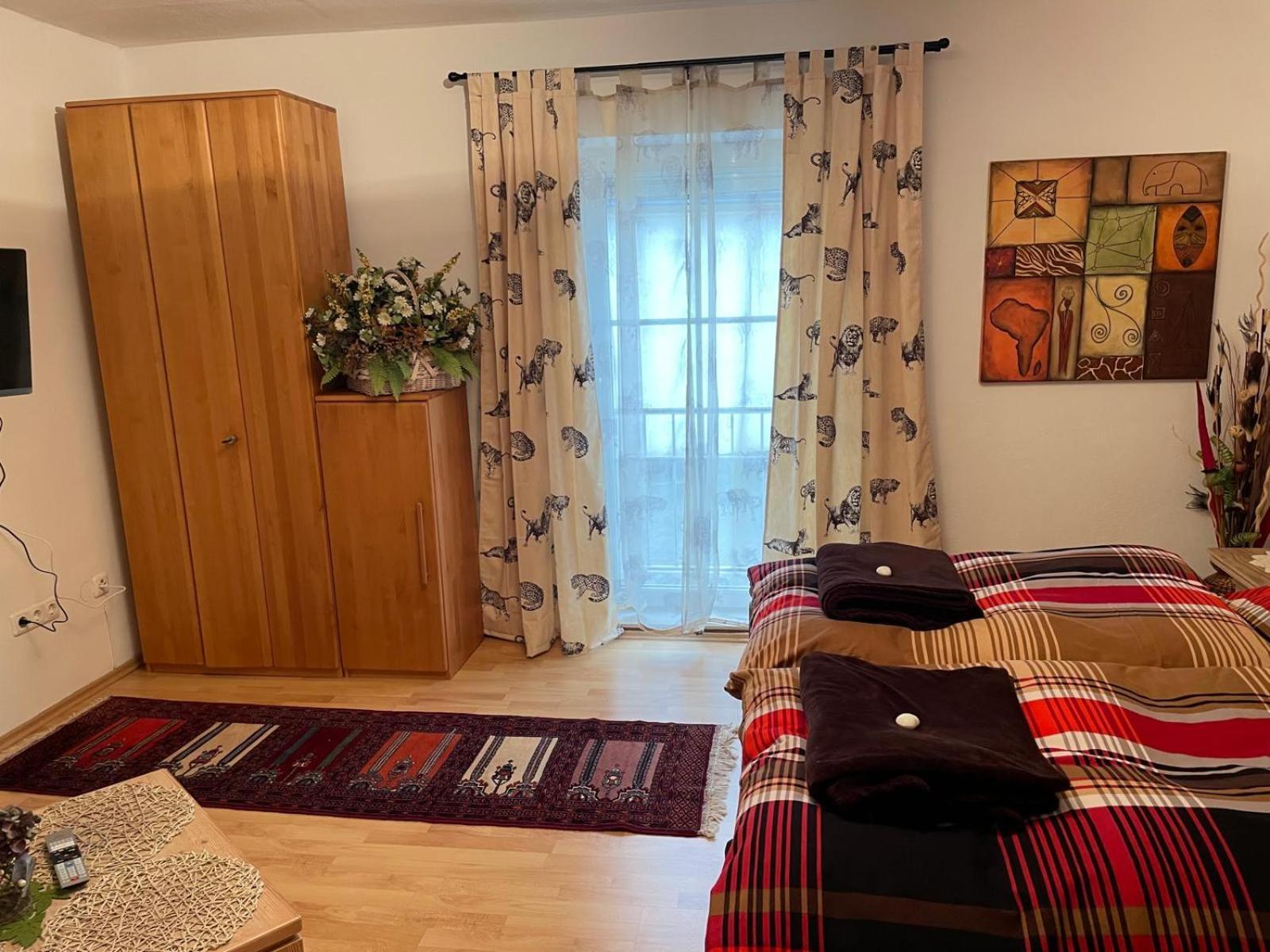 Schoene Ferienwohnung In Bahnhofsnaehe Fuer Urlaub, Studium Oder Arbeit Deggendorf Zewnętrze zdjęcie