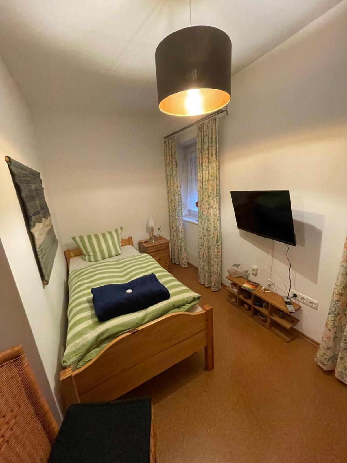 Schoene Ferienwohnung In Bahnhofsnaehe Fuer Urlaub, Studium Oder Arbeit Deggendorf Zewnętrze zdjęcie