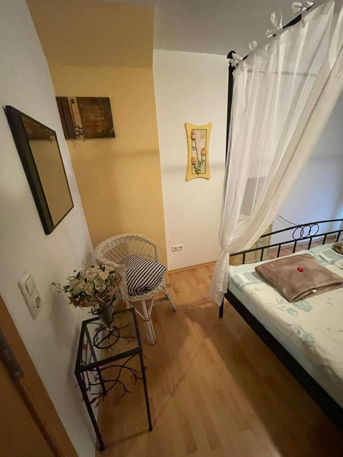 Schoene Ferienwohnung In Bahnhofsnaehe Fuer Urlaub, Studium Oder Arbeit Deggendorf Zewnętrze zdjęcie