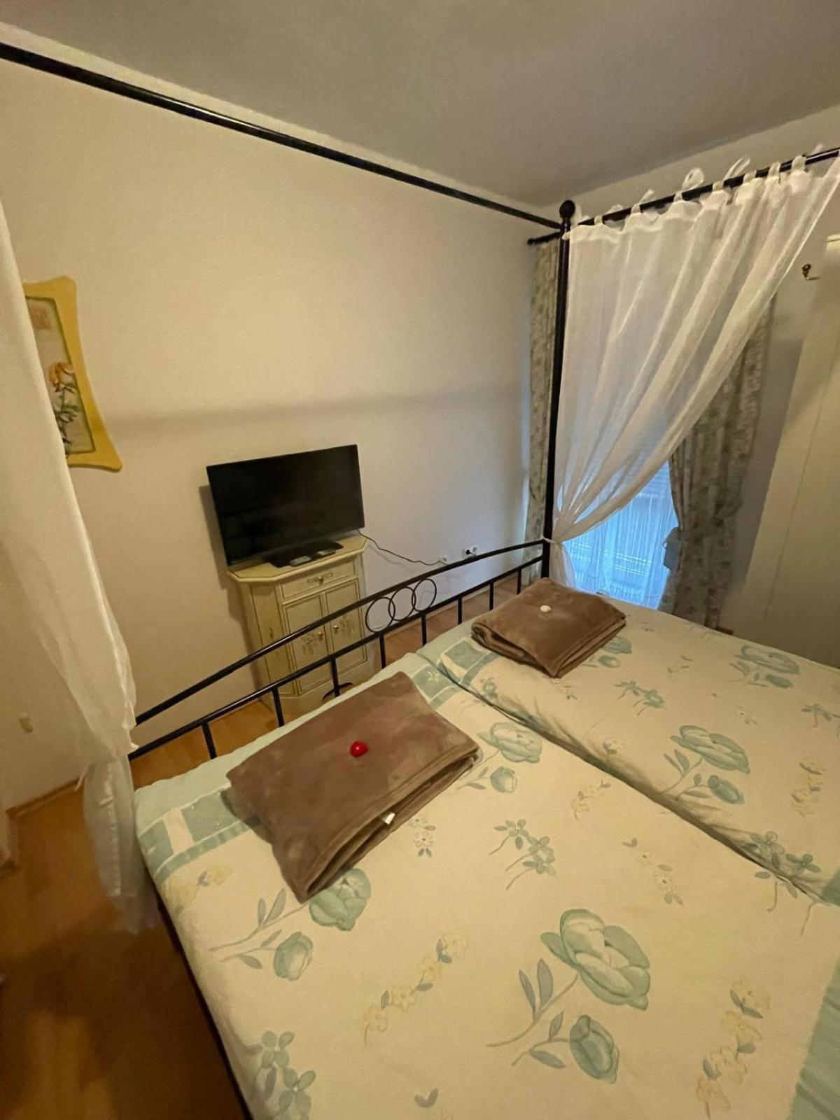 Schoene Ferienwohnung In Bahnhofsnaehe Fuer Urlaub, Studium Oder Arbeit Deggendorf Zewnętrze zdjęcie