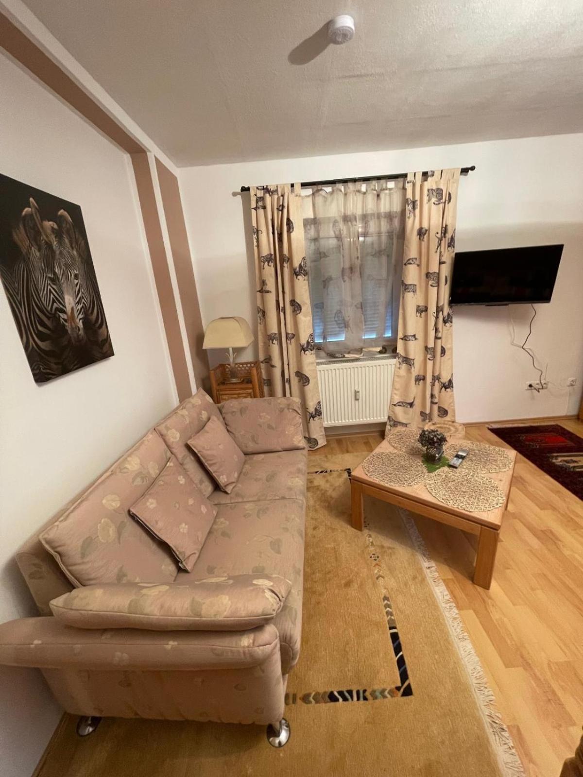 Schoene Ferienwohnung In Bahnhofsnaehe Fuer Urlaub, Studium Oder Arbeit Deggendorf Zewnętrze zdjęcie