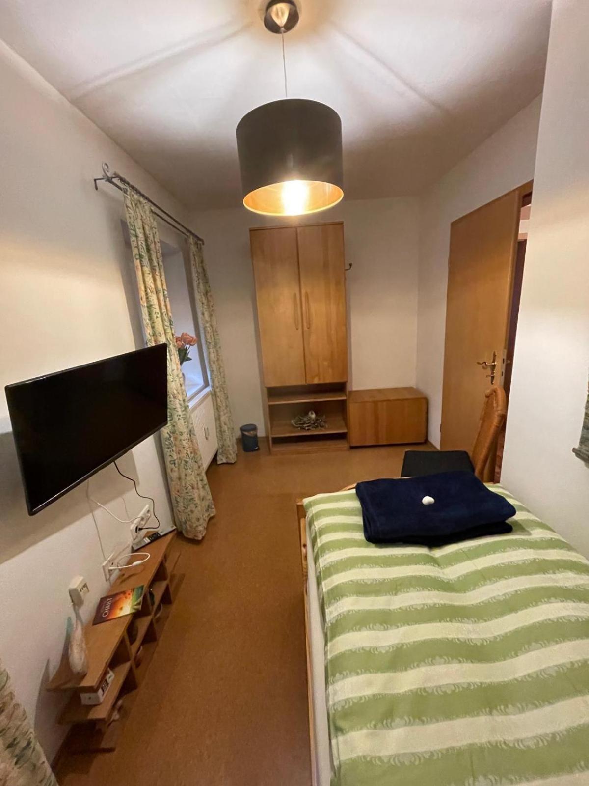 Schoene Ferienwohnung In Bahnhofsnaehe Fuer Urlaub, Studium Oder Arbeit Deggendorf Zewnętrze zdjęcie